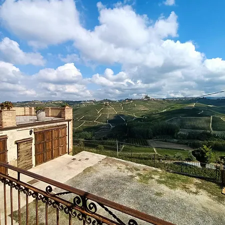 Casa Guglielmo With A Castle View * Serralunga d'Alba