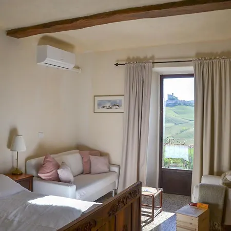 شقة Casa Guglielmo With A Castle View Monforte dʼAlba